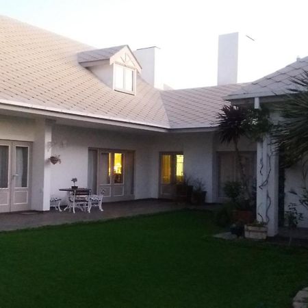 Haus Schaaf B&B วัลวิสเบย์ ภายนอก รูปภาพ