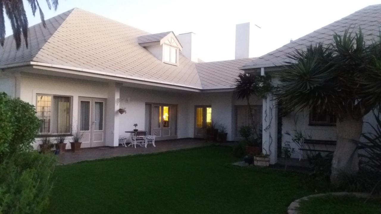 Haus Schaaf B&B วัลวิสเบย์ ภายนอก รูปภาพ