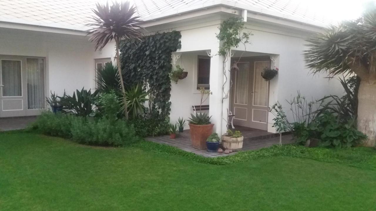 Haus Schaaf B&B วัลวิสเบย์ ภายนอก รูปภาพ